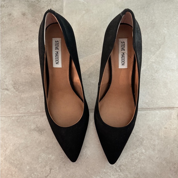 Steve Madden Arya Black Suede Pointed Toe with Chunky Heel - 8.5 - Picture 2 of 5